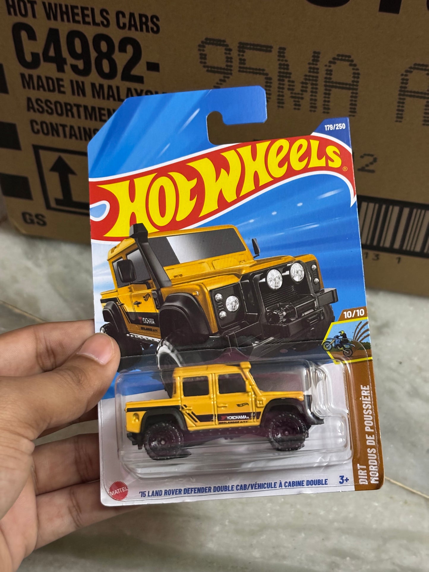 HOTWHEELS 2026 A CASE 15 LAND ROVER DEFENDER DOUBLE CAB/VÉHICULE À CABINE DOUBLE