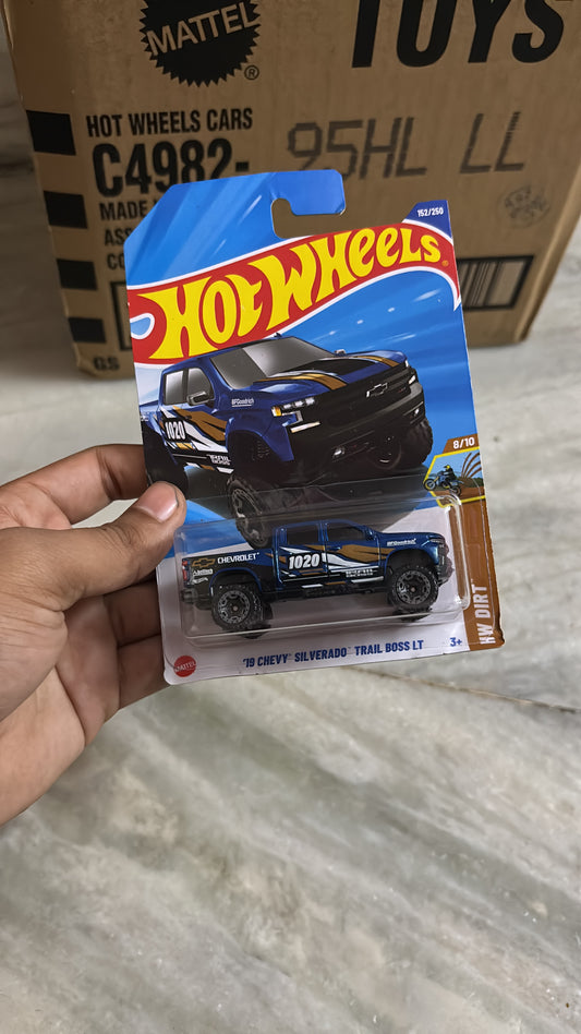 HOTWHEELS "19 CHEVY SILVERADO" TRAIL BOSS LT